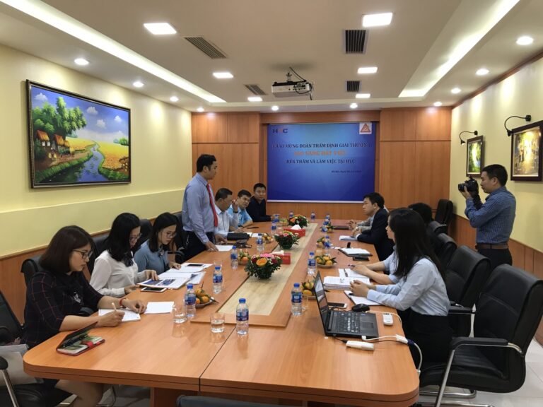 Đoàn thẩm định giải thưởng Sao vàng Đất Việt làm việc tại HVC Group