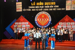 HVC nhận 2 giải thưởng: TOP 50 Thương hiệu phát triển bền vững và Sản phẩm, dịch vụ chất lượng cao Việt Nam 2017