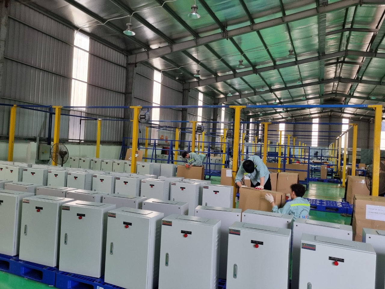 HVC Group sản xuất đa dạng các sản phẩm tủ điện và được ứng dụng ở nhiều công trình khác nhau
