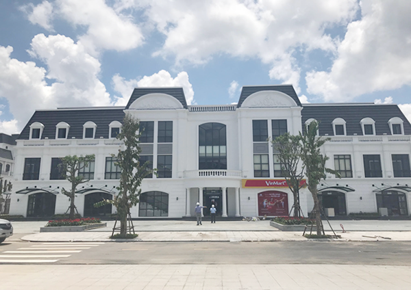 Khu nhà câu lạc bộ phân khu với tiện ích 5* như GYM, bể bơi, nhà hàng, siêu thị góp phần mang đến cuộc sống đẳng cấp