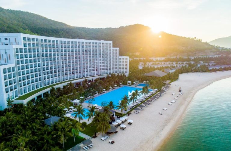 Vinpearl Luxyry Nha Trang: HVC Park won the contract to design, supply, install and construct VIP villa swimming pool system