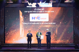 HVC Group nhận cup vinh danh bảng xếp hạng Top 10 Nhà thầu cơ điện uy tín năm 2025