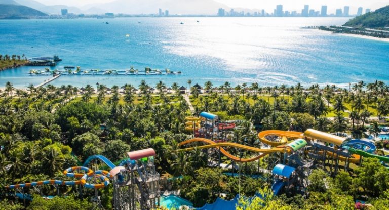 Continuously receiving the water park package, HVC Group continued to be assigned to renovate VinWonder Nha Trang water park