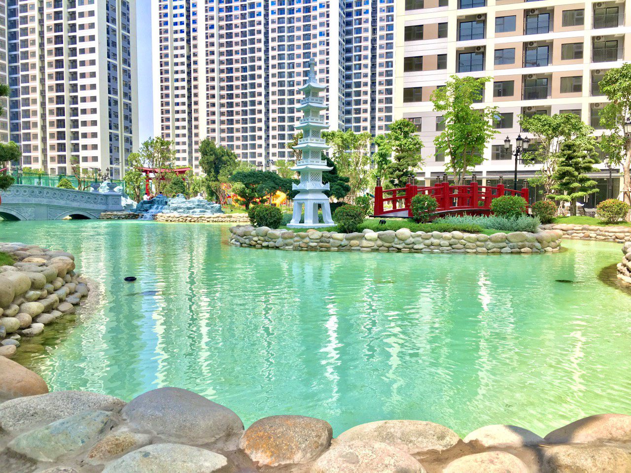 Bể cá coi vườn Nhật