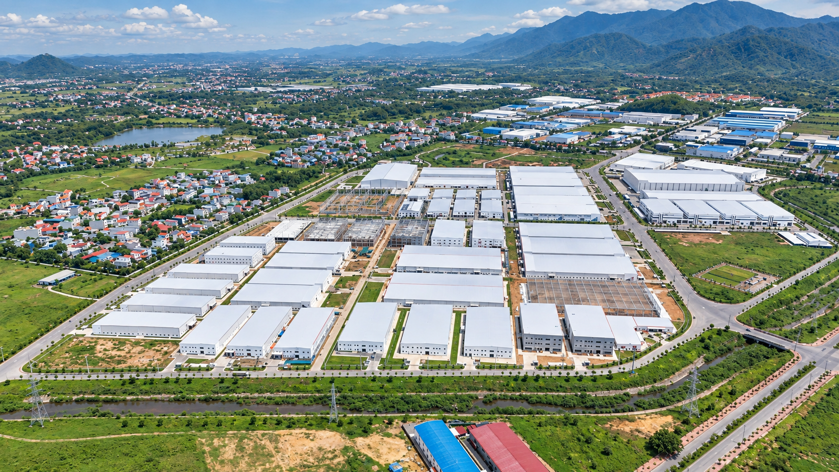 Bàn giao thêm 2 nhà xưởng, HVC hoàn thành vai trò tổng thầu tại CNCTech Glory